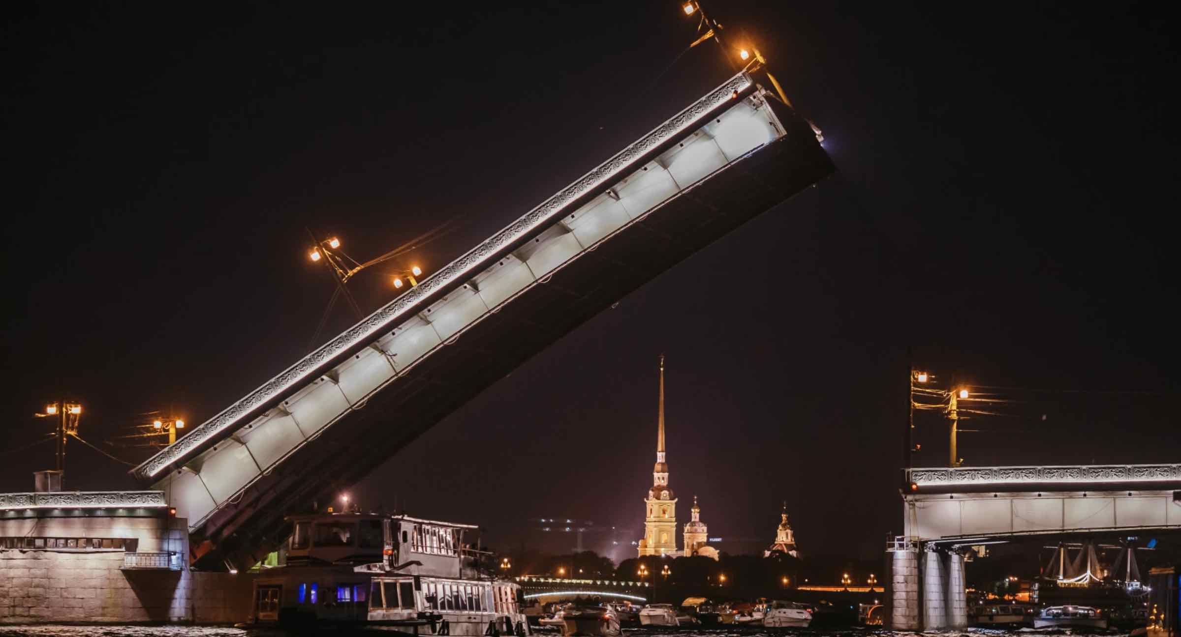 Ночной круиз-концерт фото