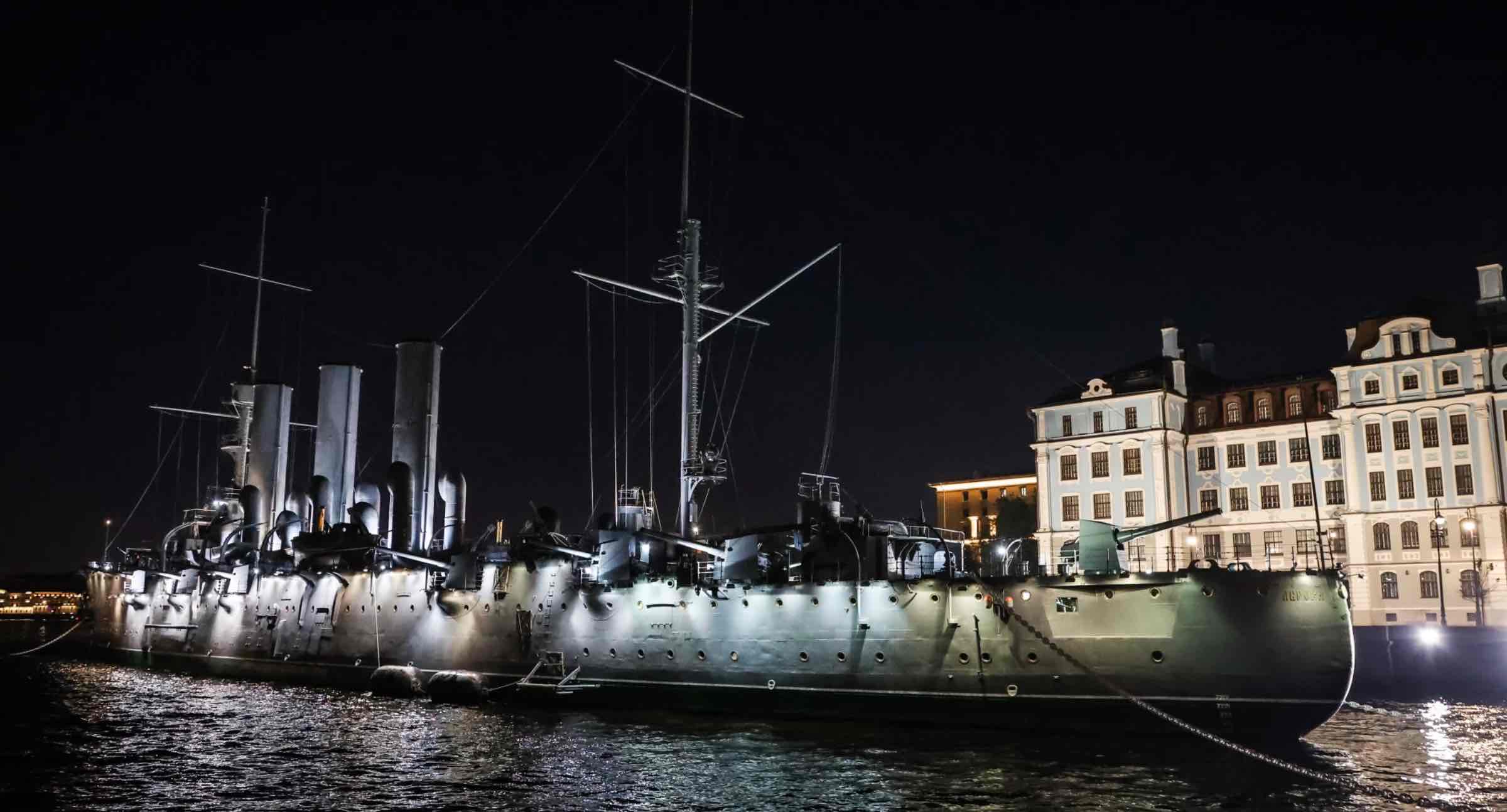 Премиум круиз «Разводные мосты» 6 мест на диванах фото
