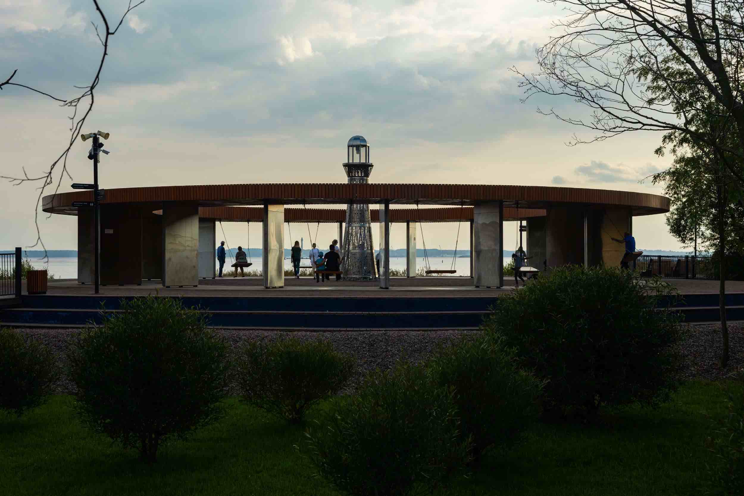 Кронштадт + морская прогулка от острова Фортов фото