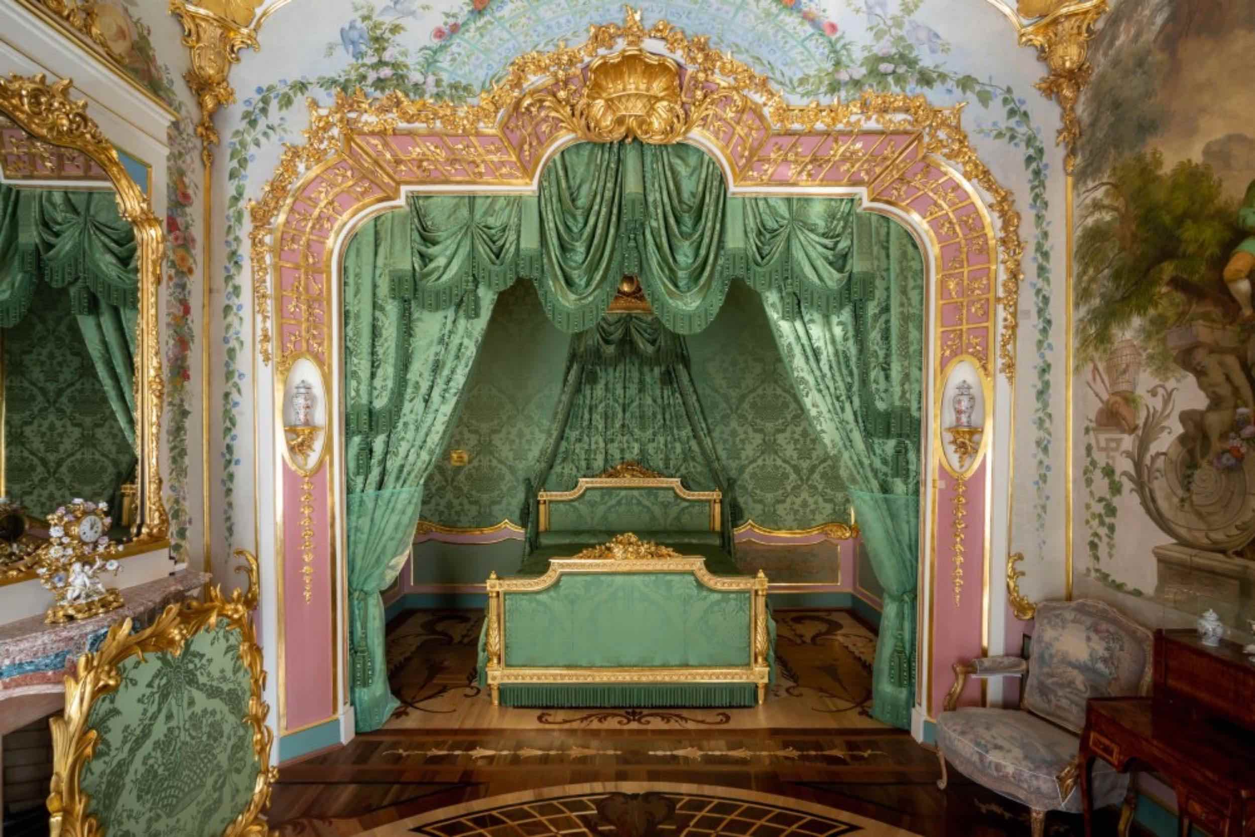 Ораниенбаум, 2 дворца (Б.Меншиковский и Китайский) фото