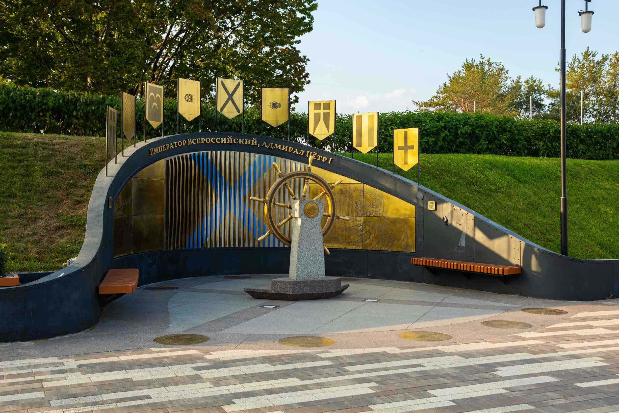 Кронштадт + морская прогулка от острова Фортов фото