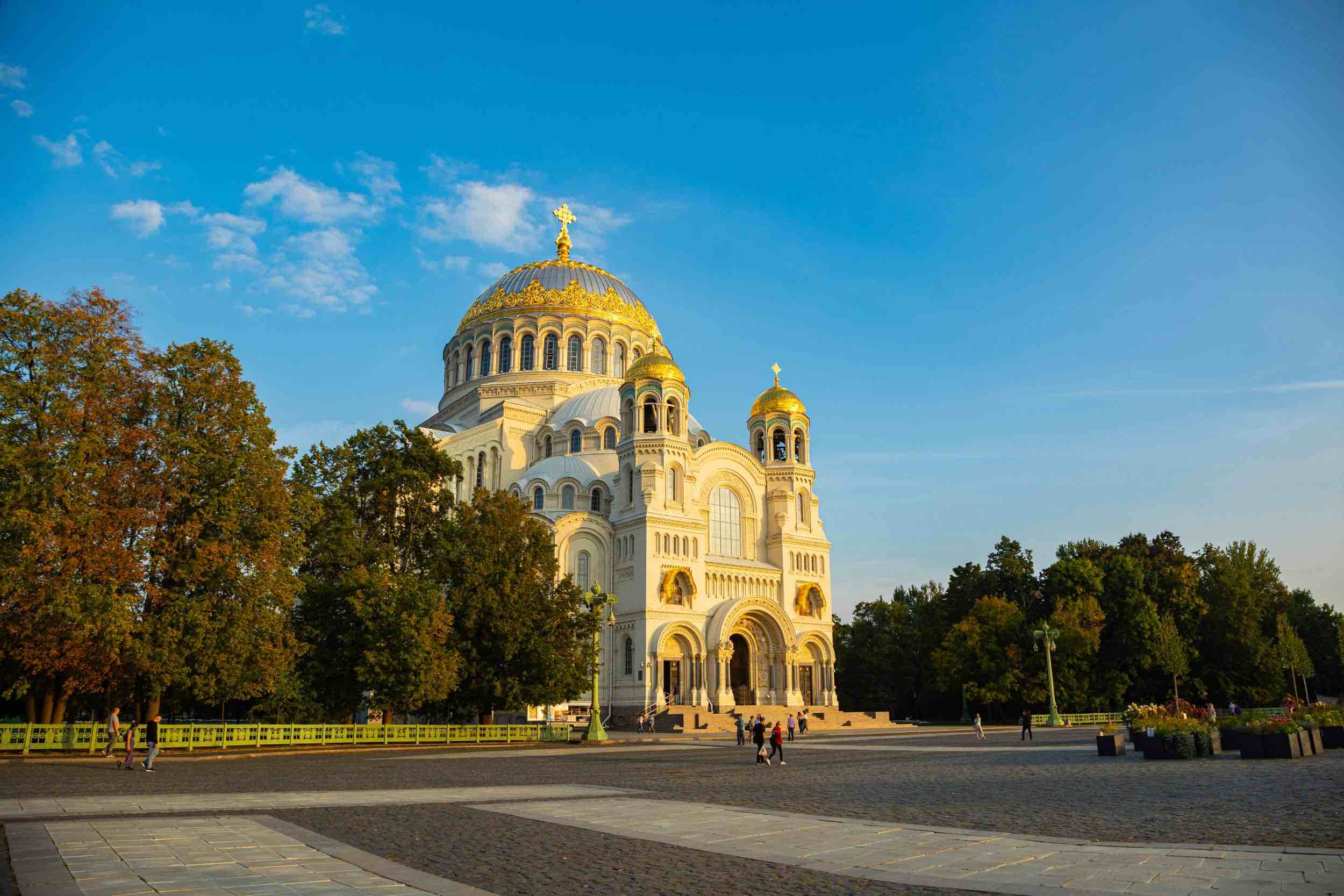 Кронштадт + морская прогулка от острова Фортов фото