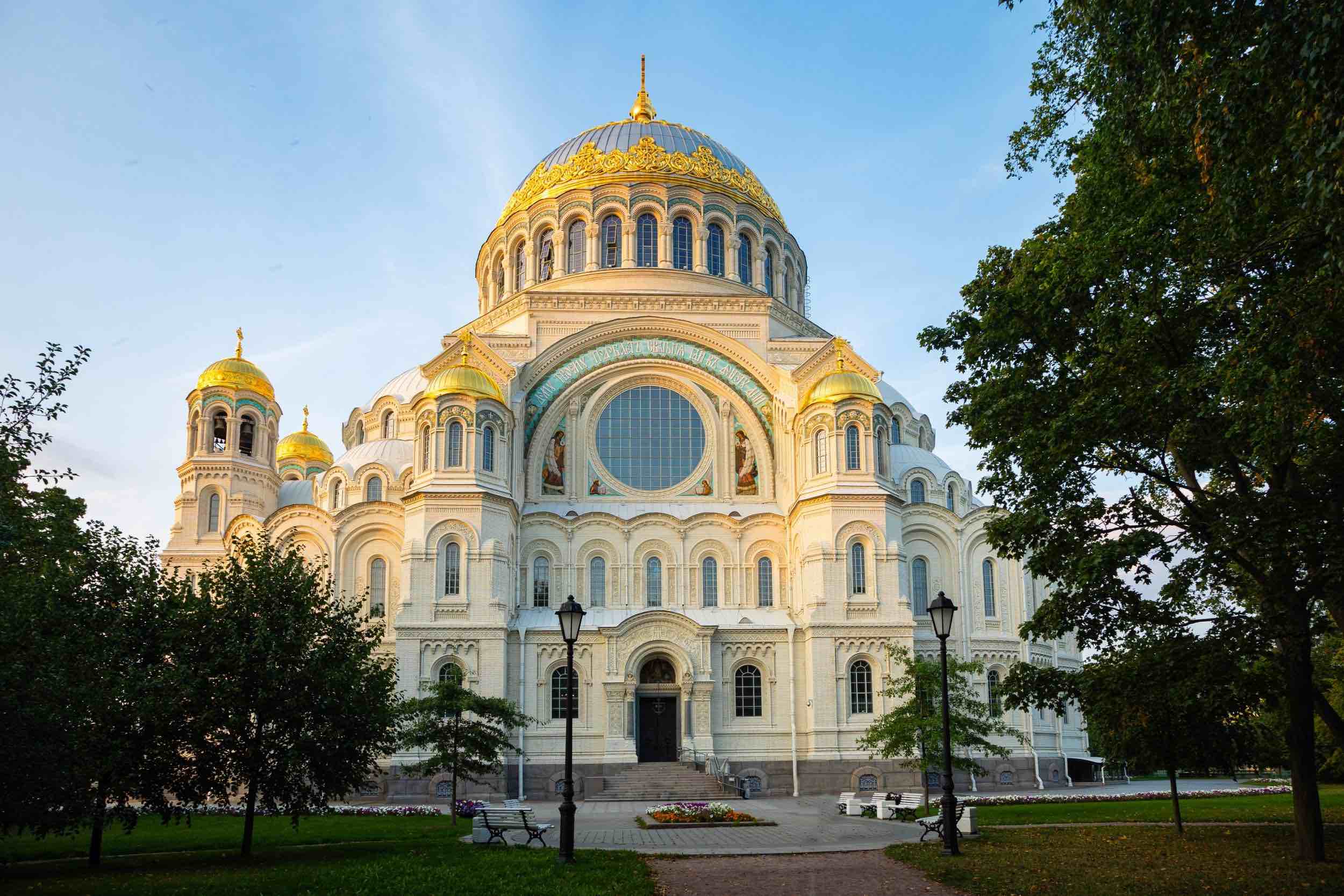 Кронштадт + морская прогулка от острова Фортов фото