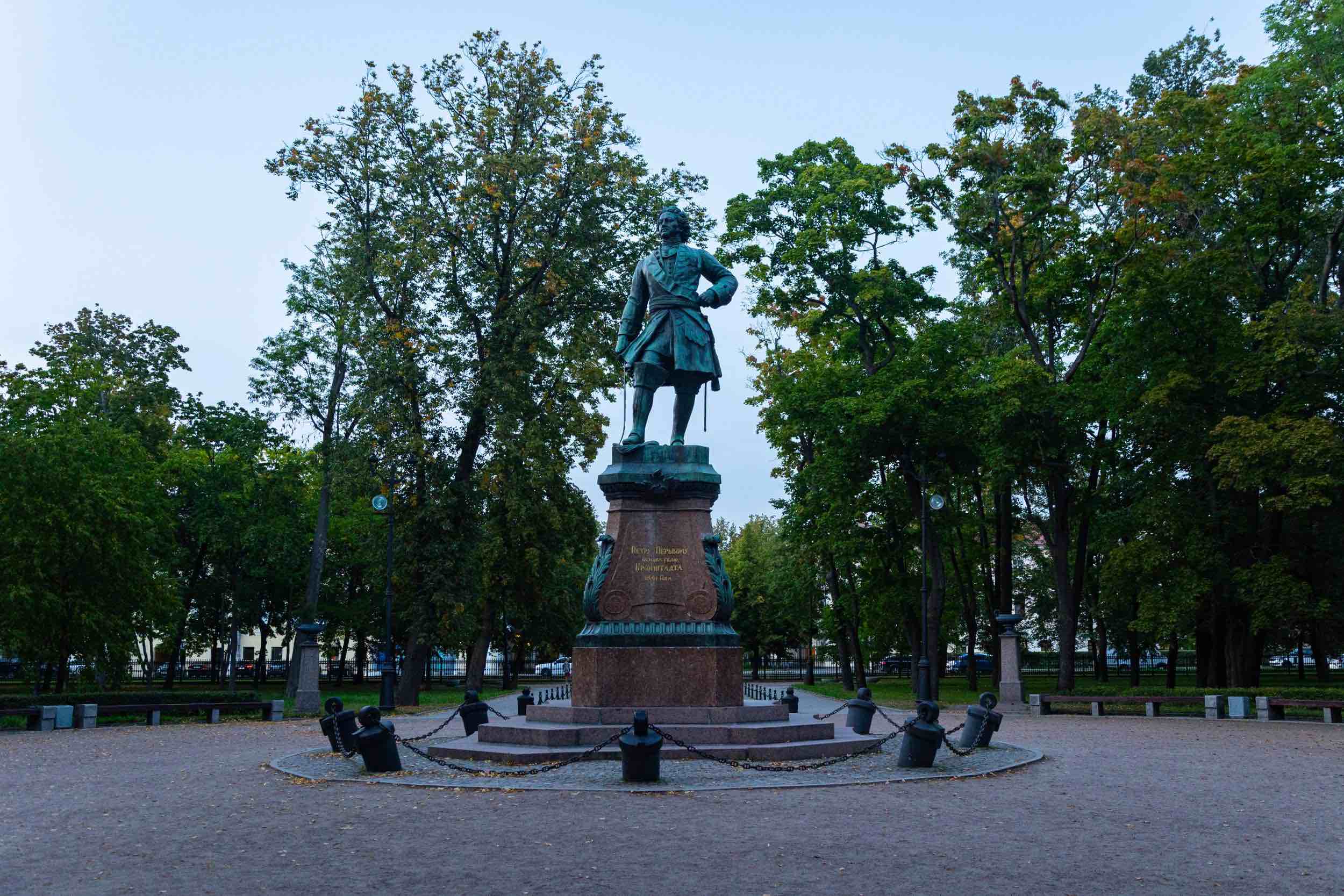 Кронштадт + морская прогулка от острова Фортов фото