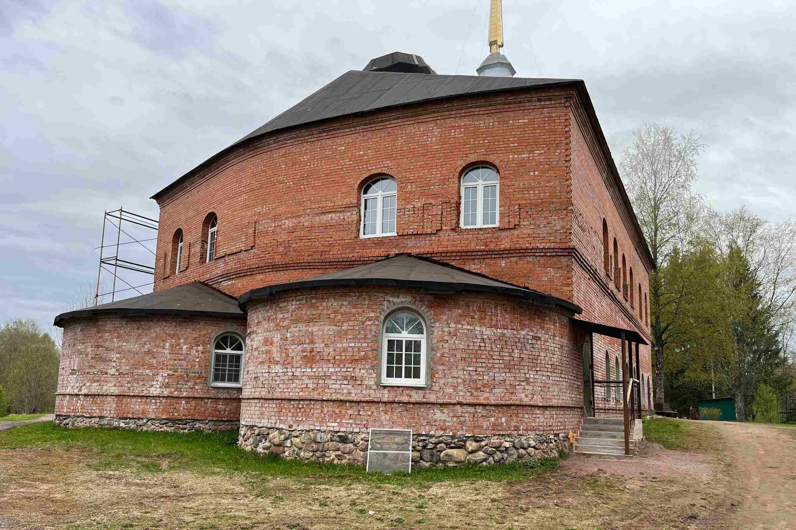 Тихвин (Успенский, Антониево-Дымский монастыри, скит Сенно) фото