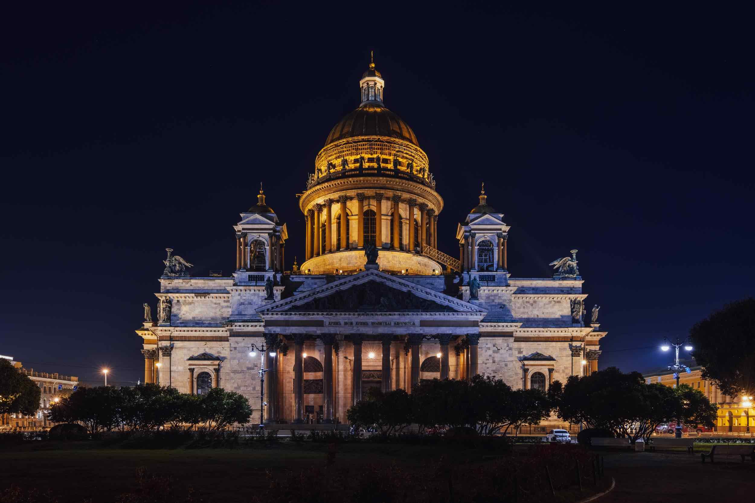 Мифы и мистика Петербурга фото